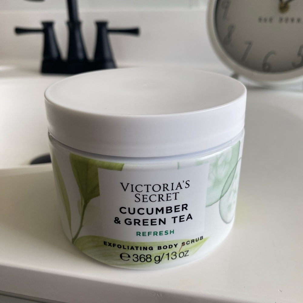 Victoria's Secret Refreshing Body Scrub